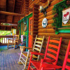 Отель Moose Lodge with Hot Tub, фото 9