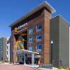 Отель La Quinta Inn & Suites by Wyndham Locust Grove в Локаст-Гроуве