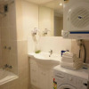 Отель Abbey on Roma Hotel & Apartments, фото 35