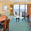 Отель Holiday Inn Express Hotel & Suites Va Beach Oceanfront, an IHG Hotel, фото 13