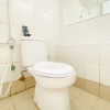 Отель Fancy And Nice Studio At 18Th Floor Bassura City Apartment, фото 5