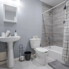Отель Beautiful King Bed Apartment in Renovated Building, фото 8