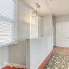 Отель Galveston Retreat ~ 1 Mi to Beach: Pet Friendly!, фото 2