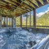 Отель Luxury Log Chalet | Pool + Private HotTub | Ski In/Out | Overlooking Greywolf GC, фото 18