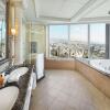 Отель Hilton Beirut Habtoor Grand, фото 11