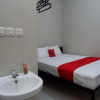 Отель RedDoorz near Kampus UMP Purwokerto 2, фото 12