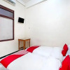 Отель OYO 3842 Eiffel Ketintang Unesa Syariah, фото 6
