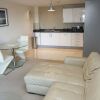 Отель 2 Bed Modern Apartment-Wilmington Close в Уотфорде