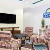 Отель Days Inn & Suites by Wyndham Madisonville, фото 6