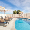 Отель Salton by Avantstay Luxury Desert Estate w/ A Gorgeous Interior, Pool, Patio & Ping Pong!, фото 17