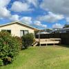 Отель Hibiscus House - Mangawhai Heads Holiday Home, фото 13