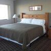 Отель Burke Inn Motel & Suites, фото 3