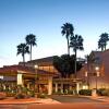 Отель Best Western Plus Scottsdale Thunderbird Suites в Скотсдейле