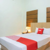Отель OYO 3803 Hotel Wonojati Syariah Malang, фото 7