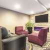 Отель La Quinta Inn & Suites by Wyndham Hartford - Bradley Airport, фото 2