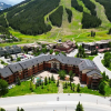 Отель Modern Condo with Amazing Views, Right next to the Lift - CS407 by Redawning, фото 1