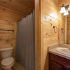 Отель Majestic Manor - Three Bedroom Cabin, фото 6
