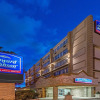 Отель Howard Johnson express Inn & Suites Brampton, фото 1