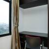 Отель Best Location 2BR at Beverly Tower Apartment TB. Simatupang, фото 20