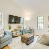 Отель Beautiful Raleigh Cottage Rental: 5 Mi to Downtown, фото 4