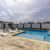 Отель New 3BR 2BA With Huge Pool and Outdoor Area BBQ, фото 15