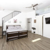 Отель Modern Loft Rooftop Deck Venice Beach Studio Bedroom Apts by RedAwning, фото 13