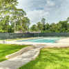 Отель Charming Montgomery Condo - Lake & Pool Access!, фото 14