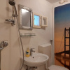 Отель Cozy En-suite Rm on Dumanica, фото 10