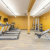 Отель King Bed Pool Access Garage Parking, фото 16