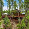 Отель Pristine Pine Retreat w/ Deck & Outdoor Dining! в Тортилье-Флэт