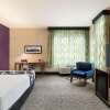 Отель La Quinta Inn & Suites by Wyndham Burlington, фото 24