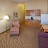 Отель Holiday Inn Express and Suites Omaha-120th & Maple, фото 3
