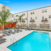 Отель Modern Townhouse across Lafitte Greenway, фото 35