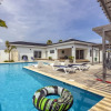 Отель New 3BR 2BA With Huge Pool and Outdoor Area BBQ, фото 1