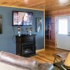 Отель Valley Cabin - 4 Br Cabin, фото 2
