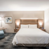 Отель Holiday Inn Express and Suites Houston Westchase - Westheimer, an IHG Hotel, фото 4