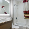 Отель Red Roof Inn PLUS+ & Suites Savannah - I-95, фото 8