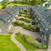 Отель Dingle Courtyard Cottages 3 Bed Sleeps 6, фото 9