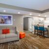 Отель Hampton Inn & Suites Raleigh Cary Lenovo Center, фото 39