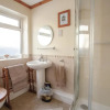 Отель Bluebell Cottage - 2 Bedroom Holiday Home - Bronllys Farm Llanelli, фото 7