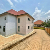 Отель Room in House - Spacious Double Room With Parking and Wifi, фото 48
