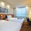 Отель Hampton by Hilton London Luton Airport, фото 10