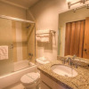Отель Hawks View by Lake Tahoe Accommodations, фото 7