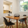 Отель La Vie Boheme 3 - Cozy Sylish Studio w Parking, фото 11