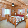 Отель Lazy Bear Retreat - Classic Cabin!, фото 11