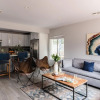 Отель Cobalt - Modern Getaway w Pool - Close To Old Town, фото 9