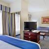 Отель Holiday Inn Express Hotel & Suites, an IHG Hotel, фото 4
