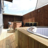 Отель Slps 14 Hot Tub, Bar & Outdoor Terrace, фото 12