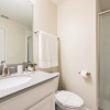 Отель Modern and Spacious 5 bed Home Resort, фото 8