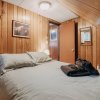 Отель 63mbr - Hot Tub - Bbq - Pets Ok - Wifi - Sleeps 6 2 Bedroom Home by RedAwning, фото 7